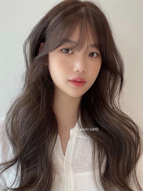 Here, you’ll find everything you need to know about Korean bangs hairstyles that’ll add a fresh and new look in no time. #koreanbangs #koreanhairstyle Korean Bangs, Korean Bangs Hairstyle, Korean Hairstyle Bangs, Korean Haircut, Korean Haircut Long, Korean Hair, Korean Long Hair, Korean Wavy Hair, Korean Hairstyles Women