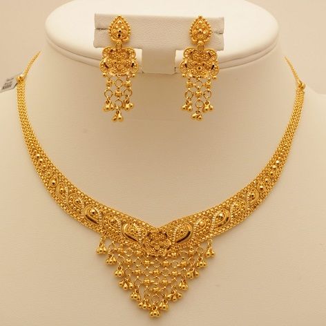 9 Awesome 50 Gram Gold Necklace Designs India Bijoux, Gold Jewelry Indian, Gold Necklace Indian, Gold Bangles Design, Gold Necklace Indian Bridal Jewelry, Gold Jewellery Design Necklaces, Gold Necklace Designs, Gold Necklace Set, Gold Jewellery Design