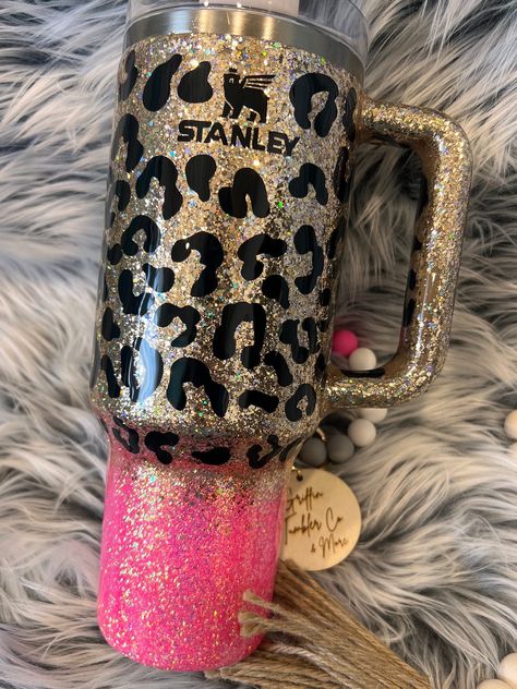 40oz Leopard Stanley or Dupe Stanley ❤️ Gold and Hot Pink Cup with lid & Straw .  Rush Processing is available in the shop, &  is 3-5 Business Days.  Regular Processing/Turn Around is 4-5 Weeks currently! Ideas, Outfits, Glitter, Personalized Yeti Tumblers, Custom Tumblers, Tumbler Cups, Tumbler Cups Diy, Custom Cups, Yeti Cup Designs