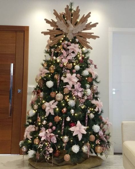 Árvore de Natal rose gold: 25 ideias para ter uma decoração elegante Decoration, Décor, Natal, Christmas Decorations, Home Décor, Decoracion Navidad, Navidad, Decor, Holiday Decor