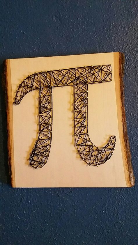 Nail and string art pi #math #pi #nail and string art Legos, Origami, Diy, String Art Diy, String Art Patterns, Pi Math Art, Pi Art, Math Art Projects, Pi Day