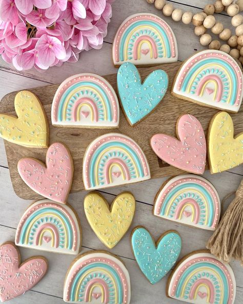 Birthday Cookies, Cake, Pastel, Rainbow Sugar Cookies, Sugar Cookies Decorated, Cakes, Rainbow Birthday, Rainbow Birthday Party, 1st Birthday Cakes