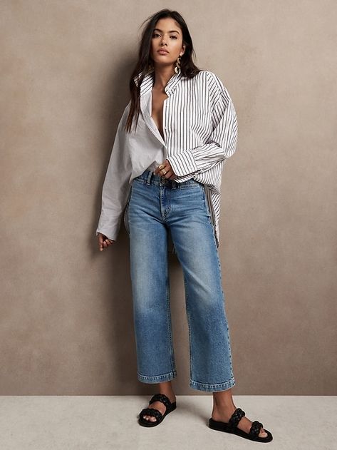 The Wide-Leg Crop Jean | Banana Republic Capsule Wardrobe, Jeans, Casual, How To Style Wide Leg Jeans, Wide Legged Pants Outfit, Wide Leg Denim, Wide Leg Jean Outfits, Jeans For Short Women, Wide Leg Crop Pants