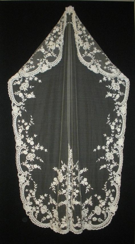 Embroidered lace silk tulle veil Antique Lace, Vintage Veils Bridal, Lace Headpiece, Silk Veil, Silk Tulle Veil, Lace Silk, Silk Tulle, Lace Veils, Vintage Bridal