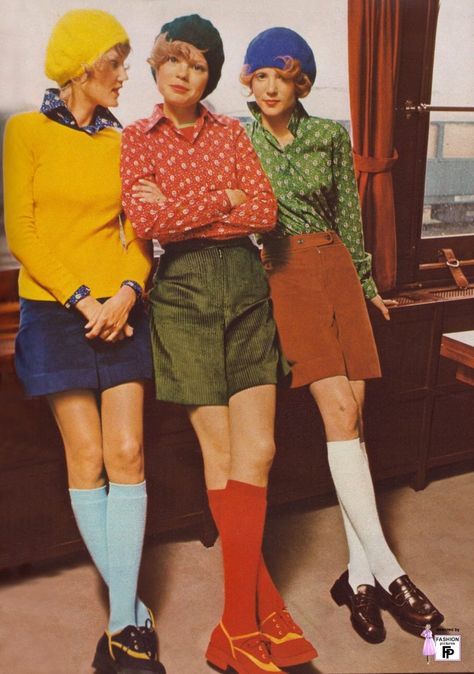 Groovy 70's -Colorful photoshoots of the 1970s Fashion and Style Trends - The Vintage News Punk, Vogue, 80s Fashion, 70s Fashion, 1960s Fashion, 60s And 70s Fashion, 70s Modern Fashion, 70s Inspired Fashion, Seventies Fashion