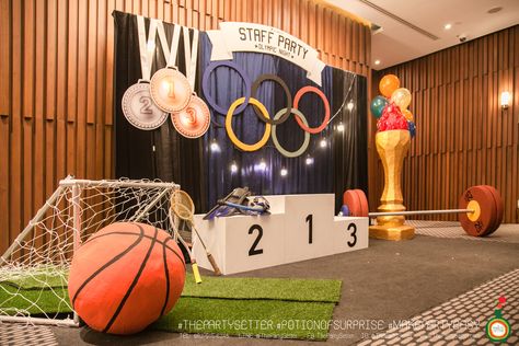 Olympic Party Theme — THE PARTY SETTER Sports Party Decorations, Sports Themed Party, Sports Day Decoration, Sports Theme Birthday, Sports Themed Birthday Party, Sports Party, Sports Decorations, Sports Theme, Sports Theme Classroom Decorations