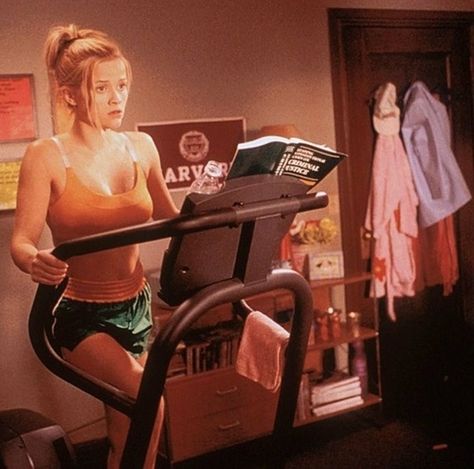 Students actually bring textbooks to the gym so they can do their homework. | Community Post: 25 Things "Legally Blonde" Taught Me About College Life Films, College Life, Studio, Legally Blonde, Elle Woods, Role Models, Reese Witherspoon, Girl, Girls