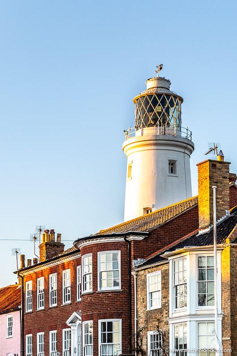 Southwold Lighthouse in Suffolk. Southwold is a coastal town and it’s one of the best places to visit in England. Click through for more pictures on the A Lady in London blog. Wales, Scotland, Urban, Architecture, Lady, England, Norfolk Broads, Coastal Towns, Towns