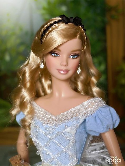 Alice (Alice in Wonderland) Ooak Doll | David Bocci (Refugio Rosa) | Flickr Old Barbie Dolls, Custom Barbie, Barbie Outfits, Doll Aesthetic, Disney Princess Dolls, Glamour Dolls, Barbie Vintage, Beautiful Barbie Dolls, Disney Dolls