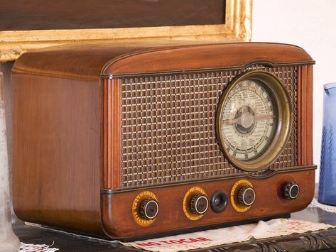 ¡Me encantan las radios antiguas! Retro Vintage, Retro, Old Radios, Radio, Vintage Radio, Antique Radio, Old Tv, Retro Radio, 1950s Radio
