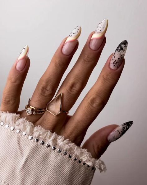 Summer Almond Nails 2022070626 - 60 Chic Summer Almond Nails to Inspire You Inspiration, Art, Almond Nails, Nail Designs, Summer, Almond Nails Designs, Almond Nail, Nails Inspiration, Fun Nails
