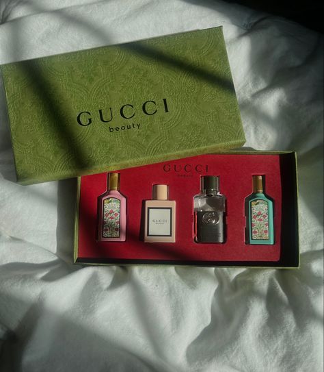 Perfume, Vintage, Gucci Fragrance, Gucci Gifts, Perfume Gift Sets, Perfume Fragrance, Perfume Samples, Perfume Packaging, Expensive Bag
