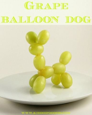 Grape balloon dog - fun dessert for kids #balloondog Dessert, Balloon Dog, Picknick, Cute Food, Cute Snacks, Food Crafts, Food Art For Kids, Fun Kids Food, Tapas