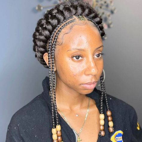 30 Regal Halo Braids Hairstyles That Look Beautiful - Coils and Glory Braided Hairstyles, Braided Hairstyles For Black Women, Braids With Weave, Braids With Curls, Braids For Black Women, Braided Bangs, Braid Clips, Pretty Braided Hairstyles, Twist Hairstyles