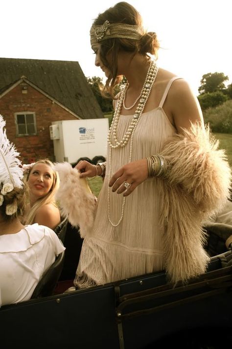Fitzgerald described the flappers as "lovely, expensive, and about nineteen." Accurate. #refinery29 http://www.refinery29.com/2016/10/124875/flapper-costume-ideas#slide-17 Gatsby, Roaring Twenties, Bohol, Victoria, Retro, 1920s, Roaring 20s, Charleston, Victorian