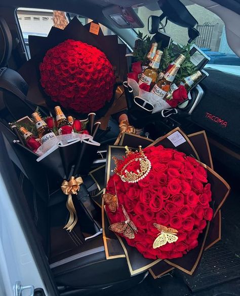 Instagram, Bouquets, Roses, Money Bouquet, Flower Gift Ideas, Roses Bouquet Gift, Beer Bouquet, Flowers Bouquet Gift, Ribbon Bouquet