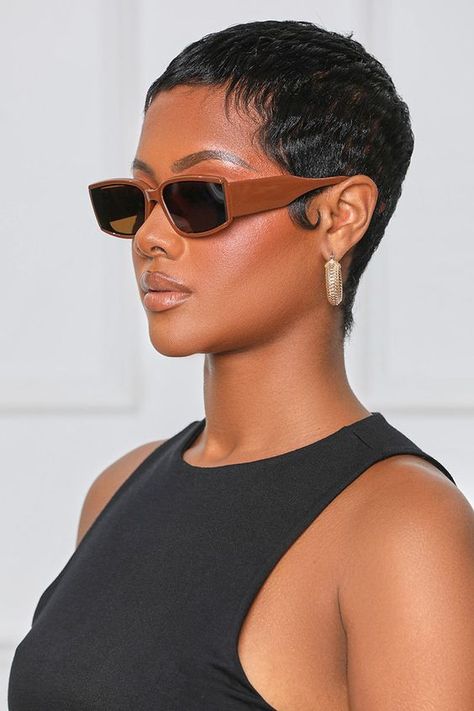Short Pixie Haircuts: 15 Ideas for a Stylish Look - thepinkgoose.com Hairstyle, Outfits, Short Hair, Sassy Hair, Women Pixie Cut, Natural Hair Woman, Haar, Super Short Hair, Short Sassy Hair
