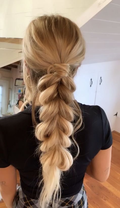 Up Dos, Prom Hairstyles, Braided Homecoming Hairstyles, Messy Fishtail Braids, Cute Updo Hairstyles, Updo Hairstyles For Prom, Fishtail Braid Hairstyles, Braid Updo Messy, Prom Ponytail Hairstyles