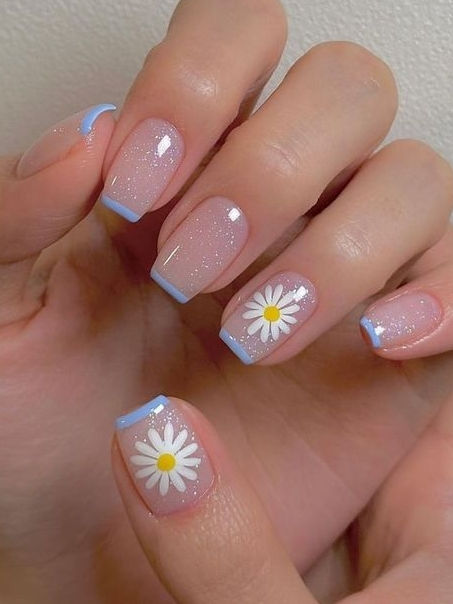 Korean simple flower nails: light blue French tips with a daisy Ongles, Cute Simple Nails, Kuku, Pretty Nails, Fancy Nails, Pretty Nail Art, Casual Nails, Cute Acrylic Nails, Hoa