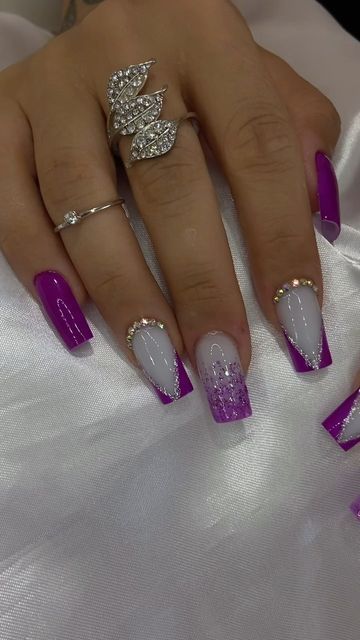 After fur nails, you probably thought that you had seen all the craziest nail art ideas. Gel Nail Designs, Gel Nail Art, Gel Designs, Nail Gel, Stylish Nails Designs, Nails Inspiration, Elegant Nails, Nails Design, Gel Nail Art Designs