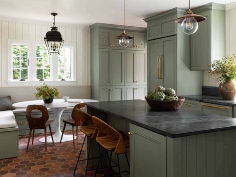 40+ Sage Green Kitchen Cabinets (with Paint Colors!) - Jenna Sue Design Design, New Kitchen, Modern, Dekorasyon, Dapur, Haus, Cuisine, Inspo, Beautiful Kitchens
