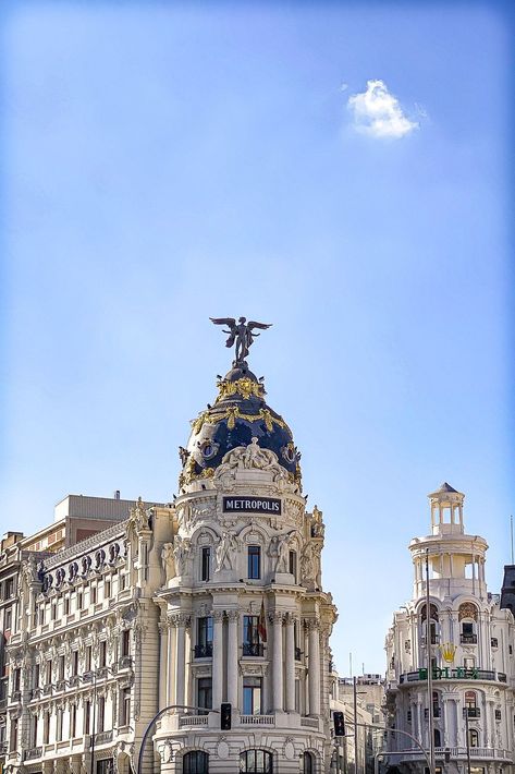 Gran Via | Edificio Metropolis | Photos to Inspire You to Visit Spain | European Vacation Inspiration | Spain Travel | Spain Aesthetics | Spain Aesthetic | Most Beautiful Places in Spain | Best Places to Visit in Spain | Famous Madrid Landmarks Country, Madrid, Ideas, Studio, Inspiration, Places In Spain, Beautiful Places In Spain, Spain Travel, Places To Travel