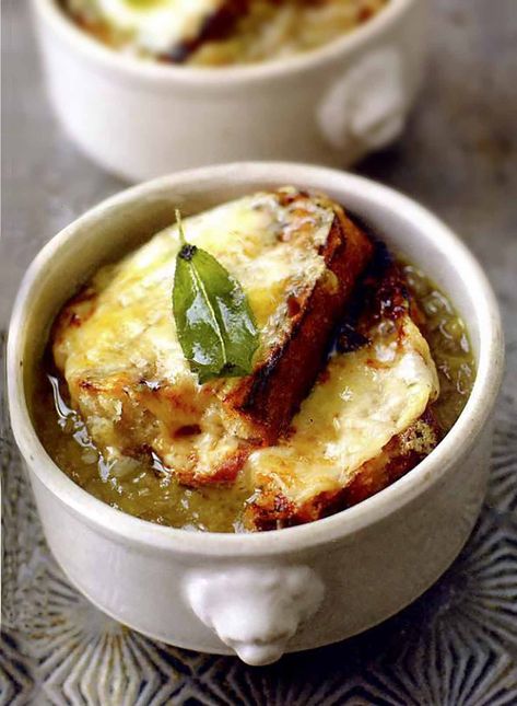 Jamie Oliver, Onion Soup, Smoothies, Sandwiches, Cheddar Recipes, Broth, Stew Recipes, Jamie Oliver Soup, Jamie Oliver Recipes