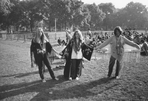 Hippies 1960s Stock Pictures, Royalty-free Photos & Images - Getty Images Hippies, Films, London, Hyde Park London, Hyde Park, London Pictures, Hippies 1960s, 1960s, American Style