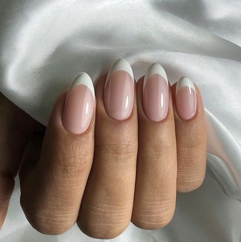 Manicures, Trendy Nails, Round Nails, Rounded Nails, Round Shaped Nails, Nail Inspo, Classy Nails, French Tip Acrylic Nails, Pretty Nails