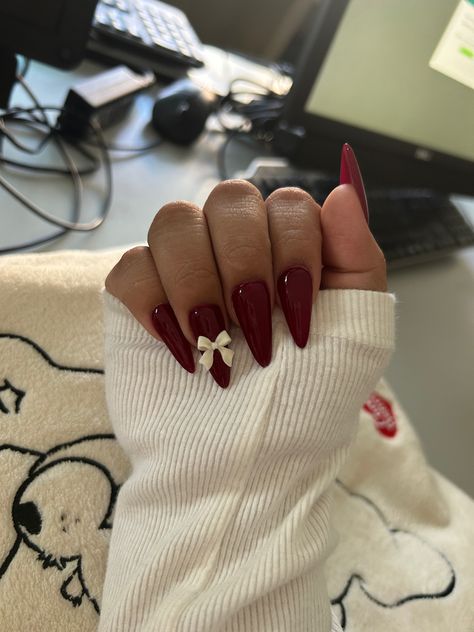 Nail Ideas, Red Nails, Red Stiletto Nails, Nail Inspo, Cute Red Nails, Burgundy Nails, Red Acrylic Nails, Prom Nails Red, Velvet Nails