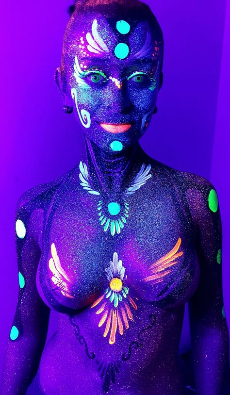 Body paint NEÓN Body Art, Neon, Neon Party, Bodypainting, Glowinthedark, Neon Art, Body Paint, Glow Paint, Body