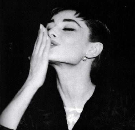 Classic Hollywood, Old Hollywood, Role Models, Hepburn, Vintage Hollywood, Aubrey Hepburn, Aubrey, Old Hollywood Glamour, Tiffany