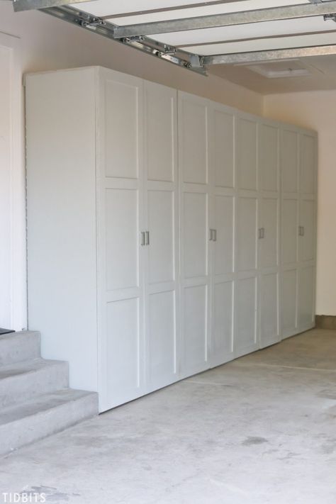 Garages, Woodworking Ideas, Garage Work Bench, Garage Shelving, Diy Garage Storage, Diy Garage, Diy Garage Storage Cabinets, Garage Decor, Garage Doors