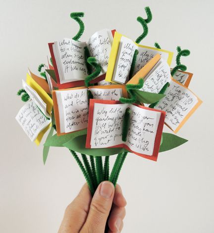 Book Bouquet | Pop Goes the Page Crafts, Book Party Decorations, Book Decorations, Book Themed Crafts, Book Page Crafts, Book Themed Party Decorations, Book Party, Book Flowers, Book Themed Party