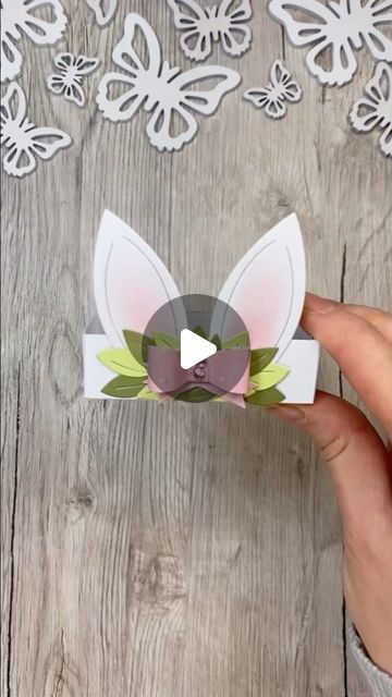 Katharina Tarta Crafts on Instagram: "Just another cute little diy Easter gift idea 😊
Or just a gift for someone who really likes bunnies or rabbits 😉

Hope you like it 😊🌷🐰

#eastercraftsforkids #handmade #crafttutorial" Instagram, Gift Wrapping, Ideas, Easter Crafts, Diy, Easter Rabbit, Easter Paper Crafts, Easter Gifts, Easter Diy