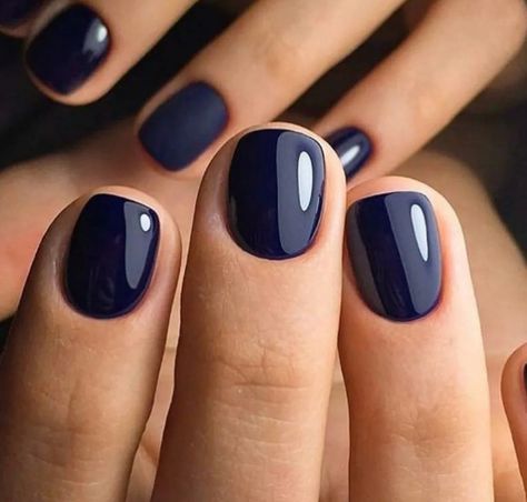 15 chic minimalist fall nail ideas and winter nail designs you don't want to miss! I'm definitely getting #6 tomorrow - I just can't help myself! Too cute! September nails October nails winter nail trends #nails #fallnails #winternails #manicure #minimalist Toenails, Cute Nails, Ongles, Trendy Nails, Uñas, Fancy Nails, Pretty Nails, Chic Nails, Nailart