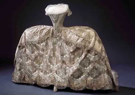 Tea at Trianon: Marie-Antoinette's Wedding Gown Haute Couture, Couture, Century Dress, Victorian Dress, Historical Dresses, 18th Century Fashion, Historical Costume, Vintage Dresses, Dress