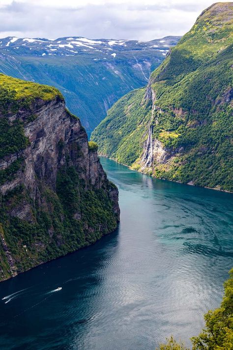 Los fiordos noruegos o la naturaleza más sublime #viajes #travel #fiordos #naturaleza #Noruega #Norway Nature, Amazing Nature, Ideas, Paisajes, Turismo, Lugares, Naturaleza, Scenery, Beautiful Places Nature