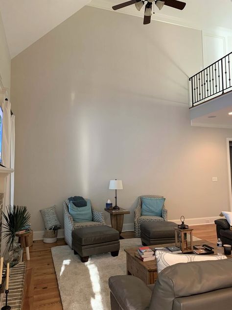 How do you decorate this two story high empty wall in a big living room space? Inspiration, Interior, Home Décor, Home Office, Big Living Rooms, Family Room Walls, Tall Walls Living Room Decor, Family Room Design, Vaulted Living Rooms