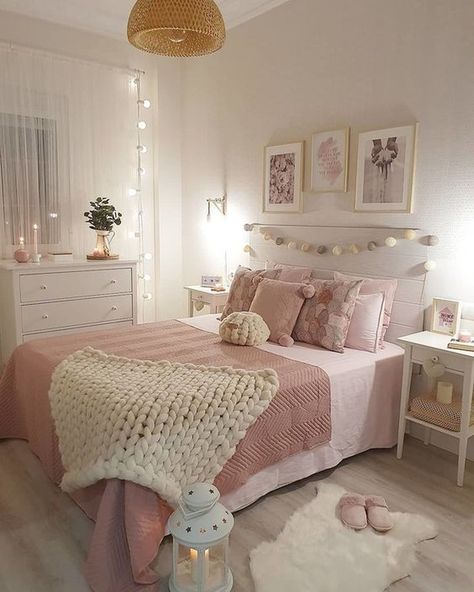 60s inspired bedroom