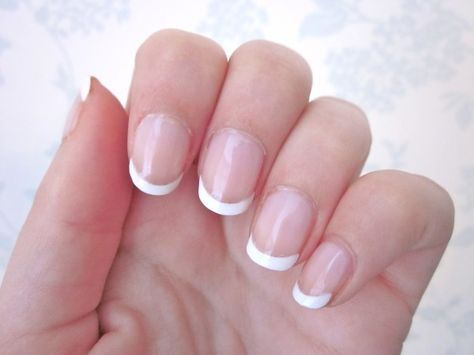 What's the Difference Between a French vs American Mani? Nail Art Designs, French Manicure Kit, French Manicure Designs, French Tip Nails, Simple Gel Nails, Simple Gel Nail Designs, Manicures Designs, Nail Tips, Gel Nail Design