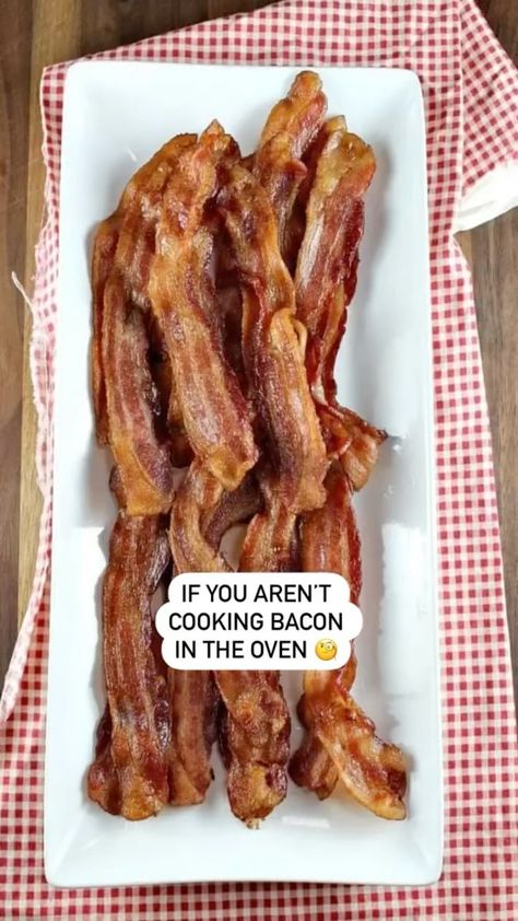 missnthekitchen on Instagram: Cooking bacon in the oven is the easiest! Less mess and it turns out perfect every time! Layer on a parchment lined baking sheet. Bake @… Pasta, Muffin, Apple Pie, Bacon, Snacks, Doughnut, Brunch, Bacon Recipes, Baked Bacon Recipe