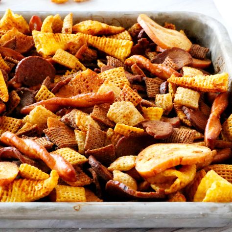 Different types of Chex cereal, pretzels, bagel chips, bugels, and rye chips on a sheet pan. Snacks, Dips, Homemade Crackers, Bagel Chips, Homemade Chex Mix, Chex Mix Recipes Spicy, Spicy Chex Mix, Homemade Chex Mix Recipe, Chex Cereal