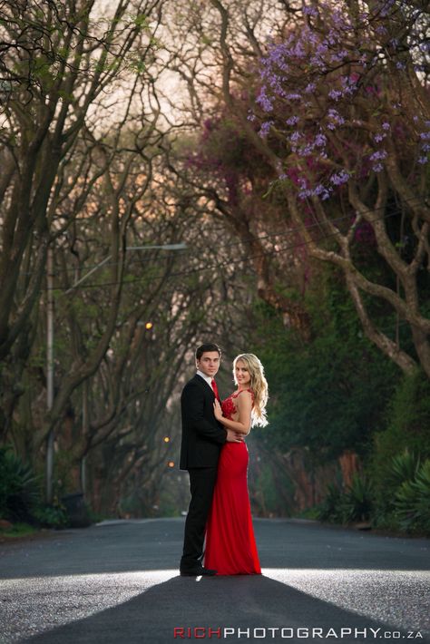 Matric Farewell ideas #photos #matricdance #johannesburg Couple Photography, Wedding Couple Photos, Couples Prom Pictures, Homecoming Pictures, Couple Prom Pictures, Couples Prom, Photo Shoot, Couple Photoshoot Poses, Couple Photography Poses