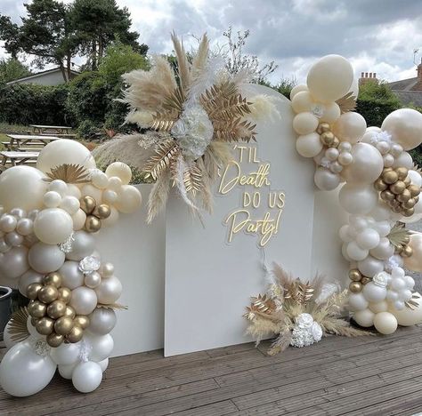 INSPIRATION💕 IDEAS💕 BALLOONS 💕 on Instagram: "Photo: @lulubelleevents Keep calm and stay inspired 💕 #make_a_wish_ua" White Party Decorations, 18 Birthday Party Decorations, 18th Birthday Decorations, Party Decoration Ideas, 18 Birthday Decorations, Elegant Party Decorations, Party Decorations, Birthday Party Decorations, All White Party