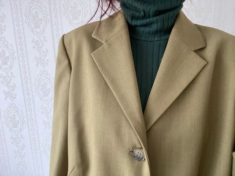 37 Green Academia Aesthetic Outfits That Are Worth Trying - Rozaliee Clothes, Tops, Jackets, Outfits, Plaid Blazer, Jacket Tops, Suede Jacket, Brown Suede Jacket, Blazer Jacket