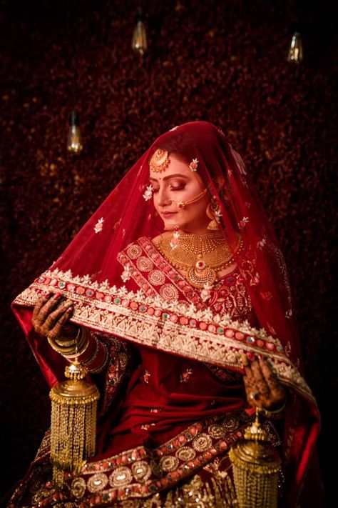 Srinagar, India, Indian Wedding Bride, Indian Wedding Poses, Indian Wedding Photography, Indian Wedding Couple Photography, Indian Wedding Photography Poses, Indian Bridal Photos, Indian Bride