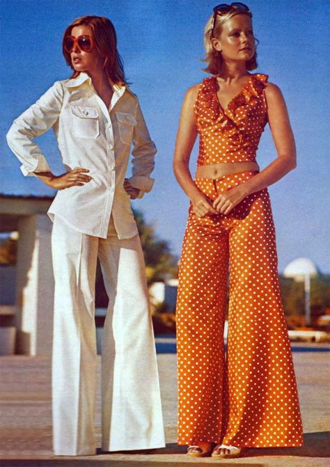 50 Awesome and Colorful Photoshoots of the 1970s Fashion and Style Trends Outfits, Fashion, Suits, Styl, Giyim, Model, Two Piece, Style, Fashion Design