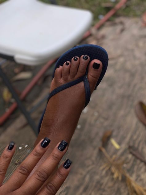 Leyte, Pedicure, Toe Nail Designs, Black Nail Varnish, Black Pedicure, Black Toe Nails, Toe Nails, Blue Toe Nails, Feet Nail Design