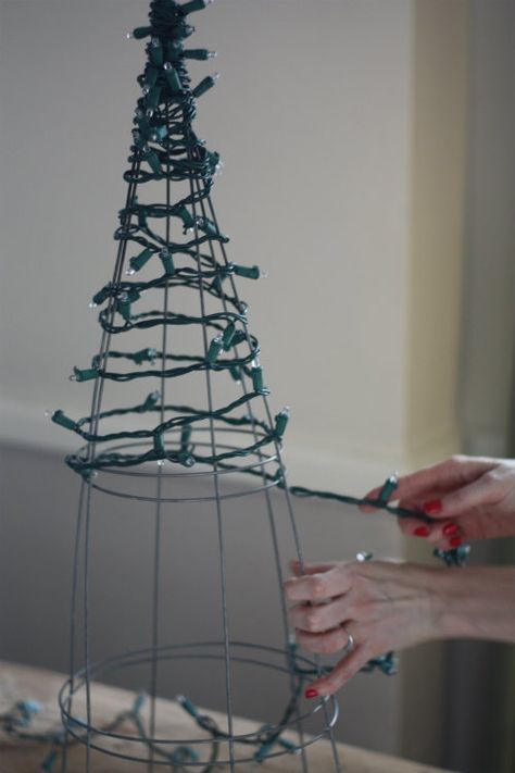 17 Apart: DIY: Tomato Cage Christmas Tree Lights Decoration, Diy, Sapin De Noel, Bricolage Noel, Deco Noel, Dekoration, Holiday Diy, Noel, Diy Christmas Tree